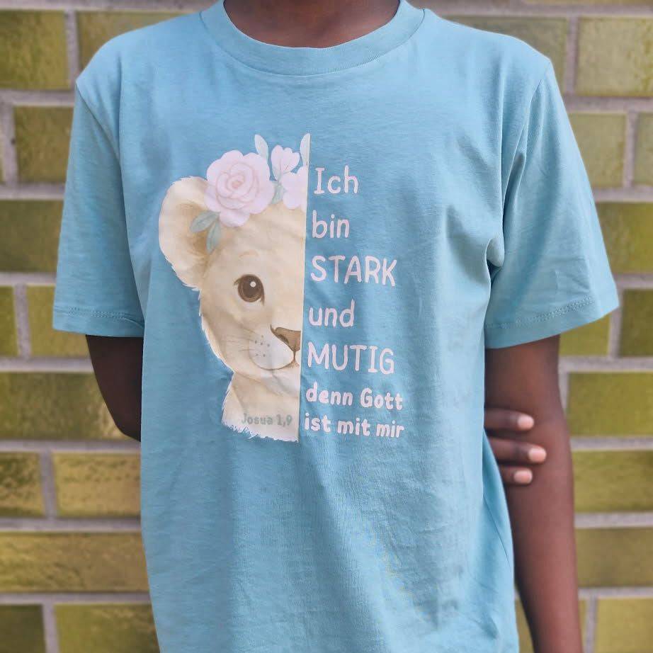 Nachhaltiges T-Shirt mit motivierender Aufschrift „Ich bin stark und mutig“ und hoher Tragekomfort